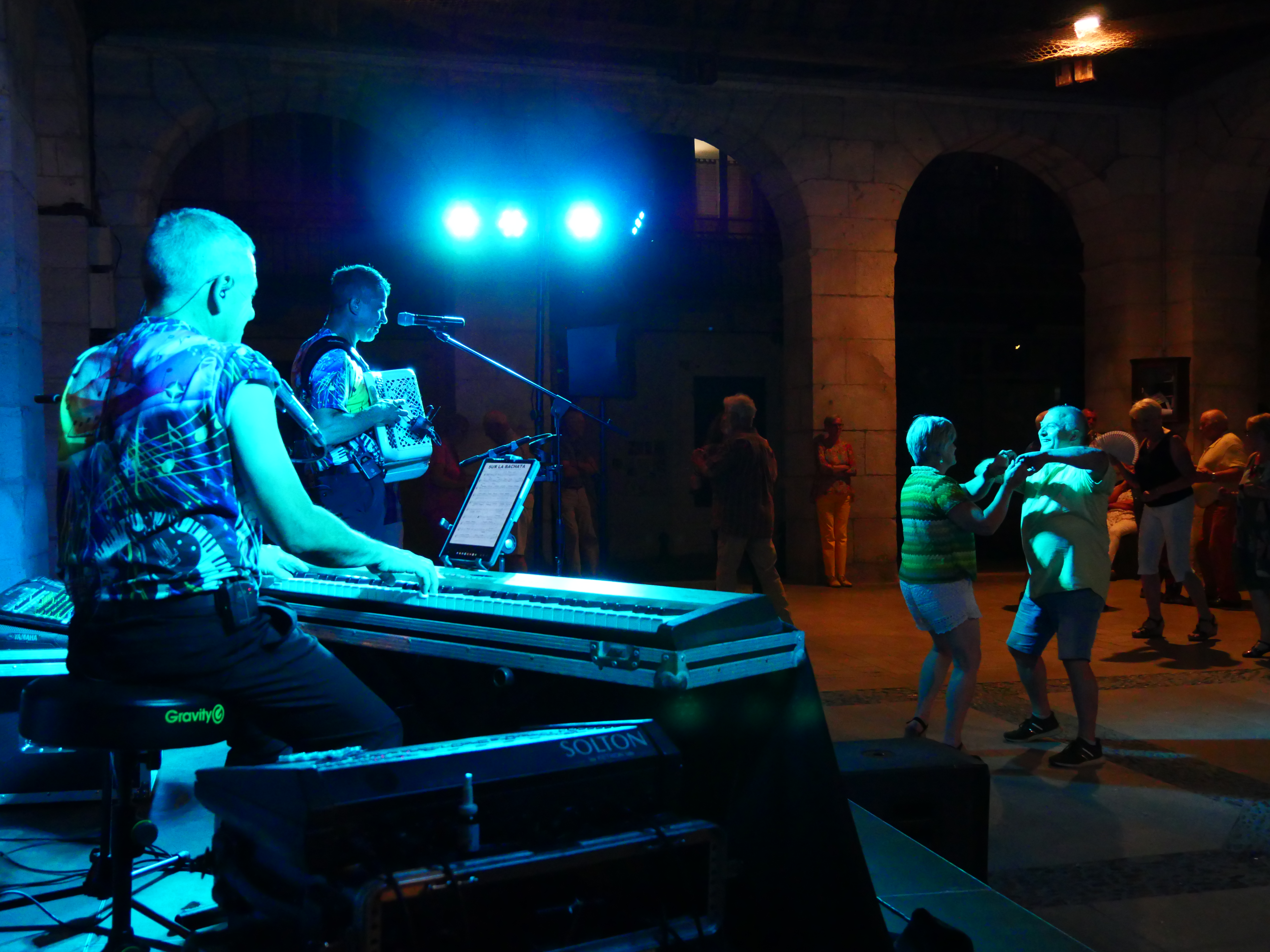 bal_sous_la_halle_souillac