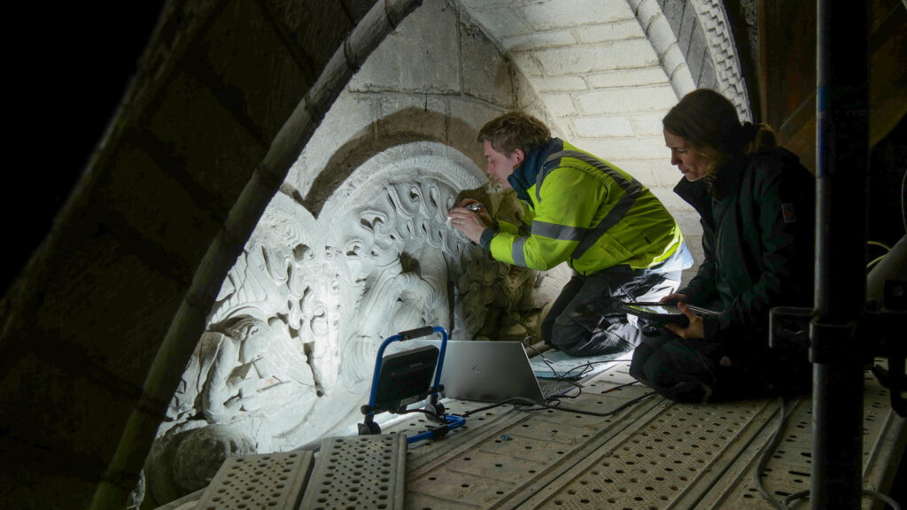 travaux_porte_abbatiale_souillac